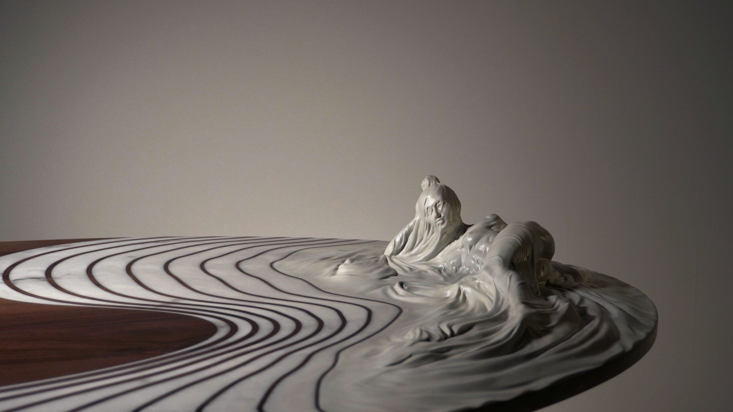 sculpture-resting-lady